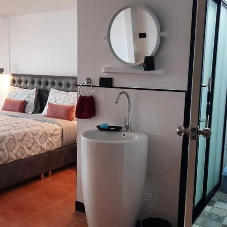 Happy Beach Jomtien Guesthouse Екстер'єр фото