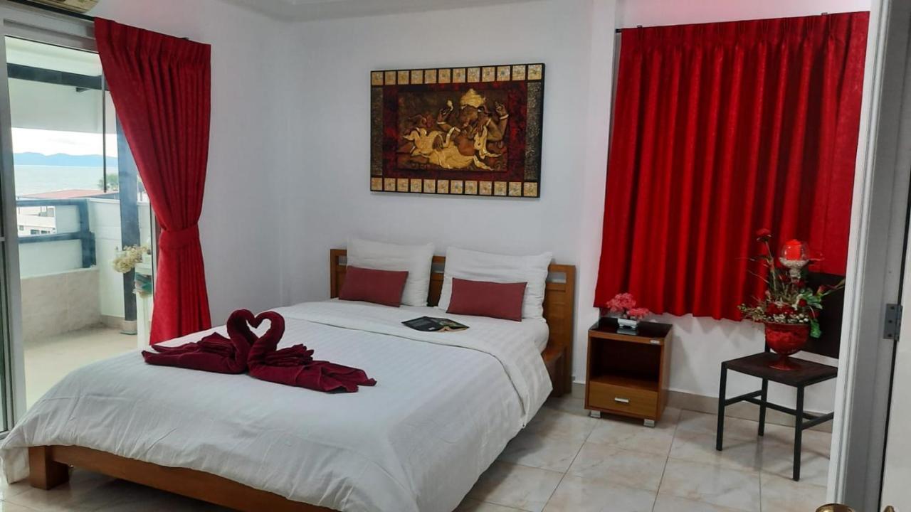 Happy Beach Jomtien Guesthouse Екстер'єр фото