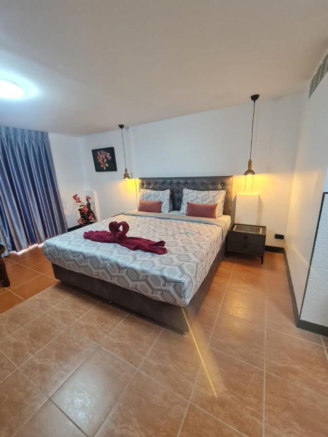Happy Beach Jomtien Guesthouse Екстер'єр фото