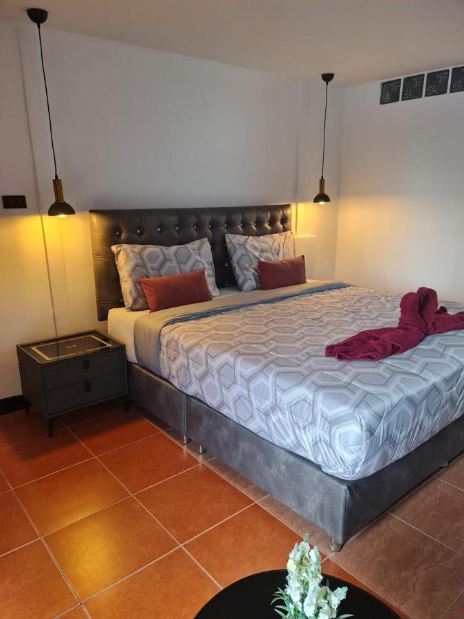 Happy Beach Jomtien Guesthouse Екстер'єр фото