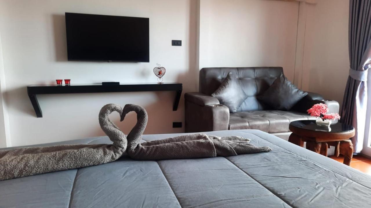Happy Beach Jomtien Guesthouse Екстер'єр фото