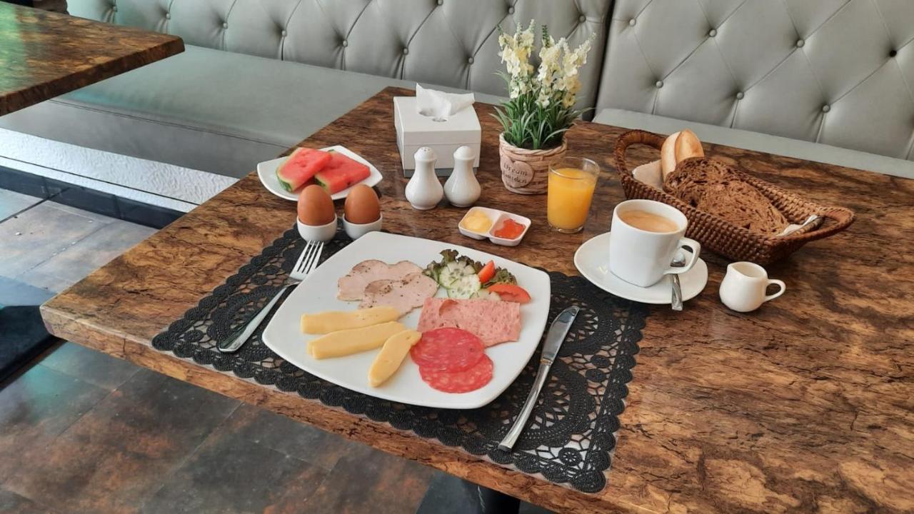 Happy Beach Jomtien Guesthouse Екстер'єр фото