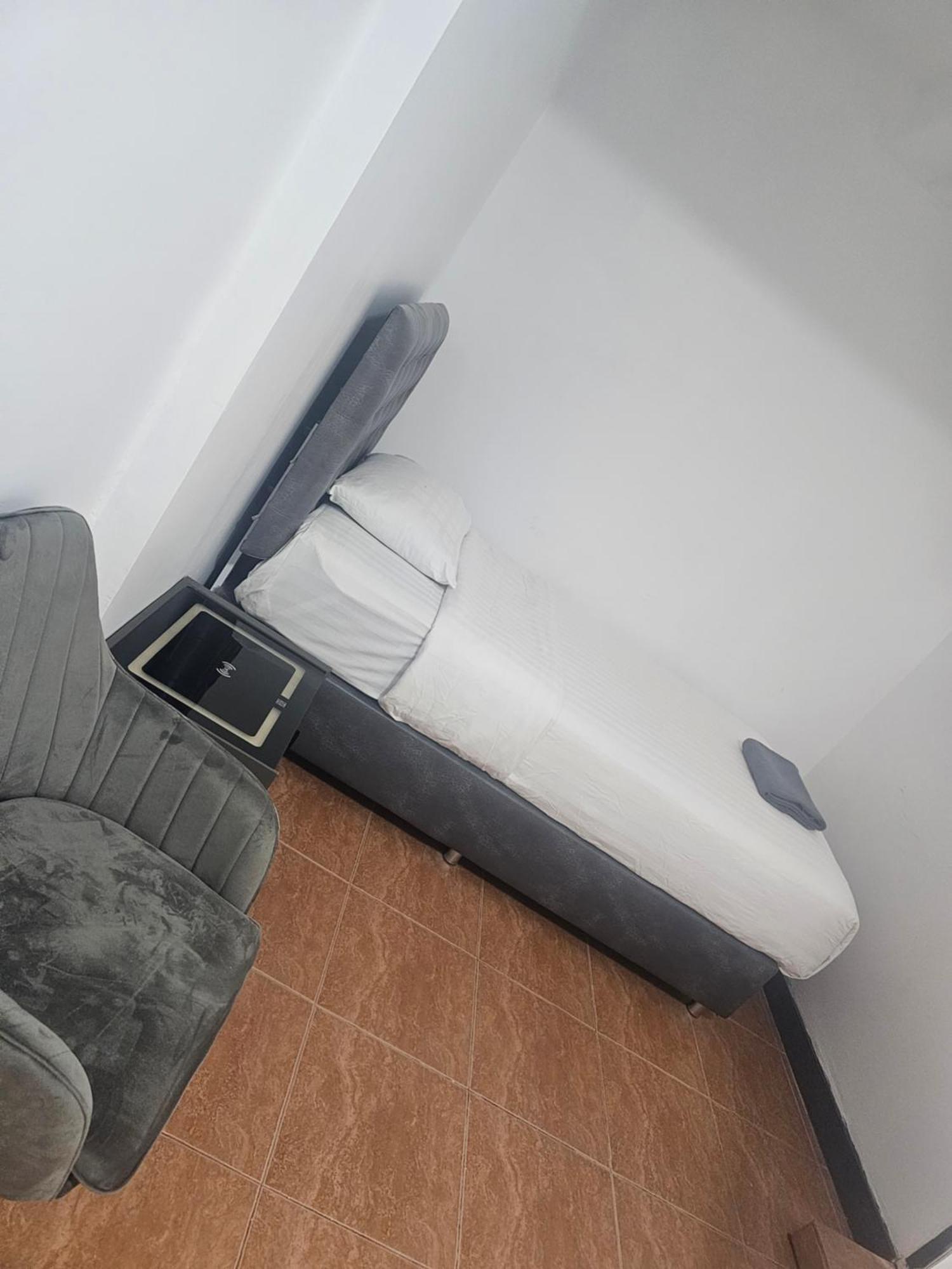 Happy Beach Jomtien Guesthouse Екстер'єр фото